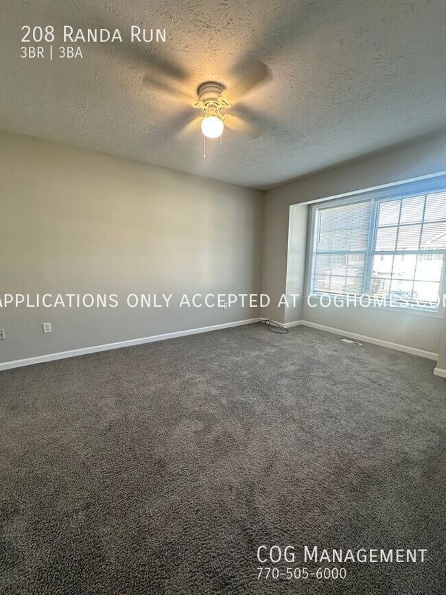 Building Photo - 208 Randa Run