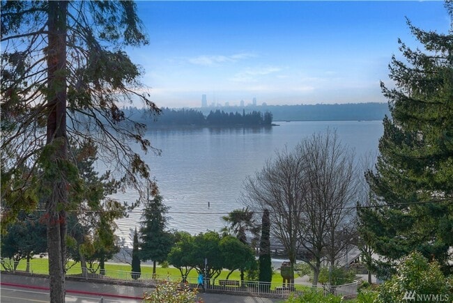 Building Photo - 2 Bed 1 Bath Condo Sunset Pointe