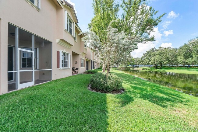 Building Photo - 3505 Lakeside Dr