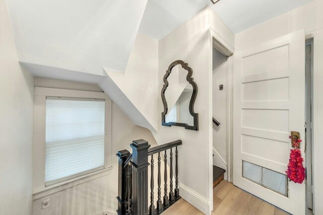 Building Photo - 67 Hillcrest Rd