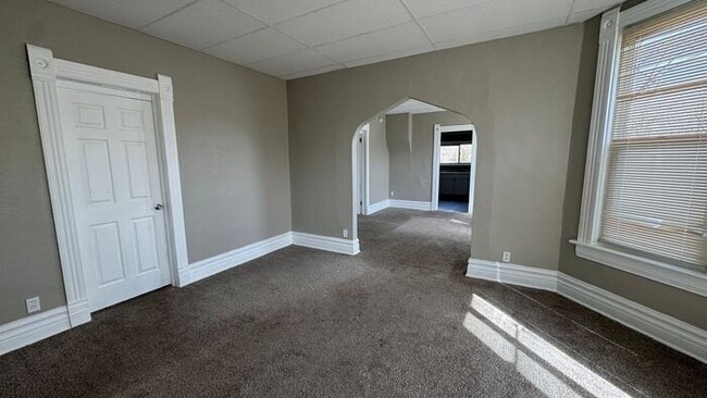 Building Photo - Charming 3-Bedroom Home with Convenient Lo...