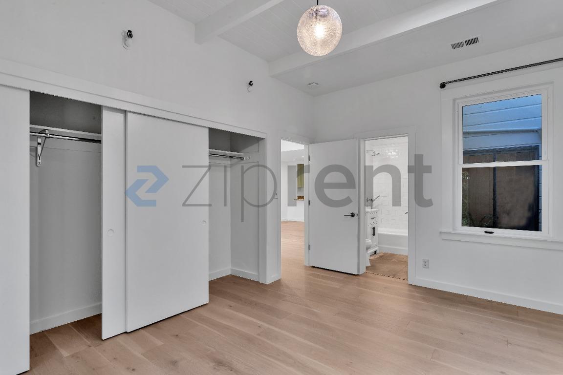 Building Photo - 1242 Francisco St