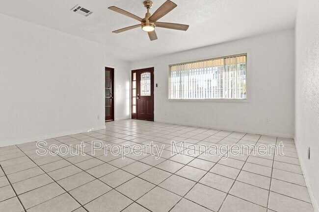 Building Photo - 260 Val Monte Dr