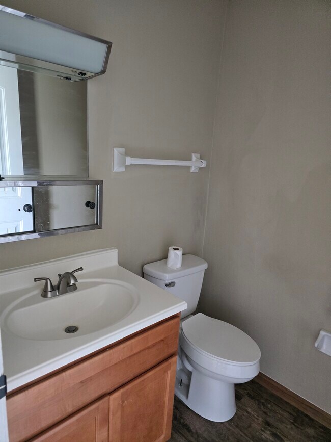 Building Photo - 522-524 Holderman Pl.