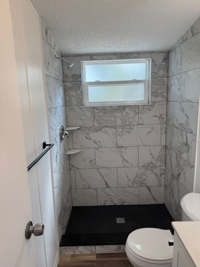 Building Photo - **3/2 Manufactured home near Boggy Creek Road/Taft**