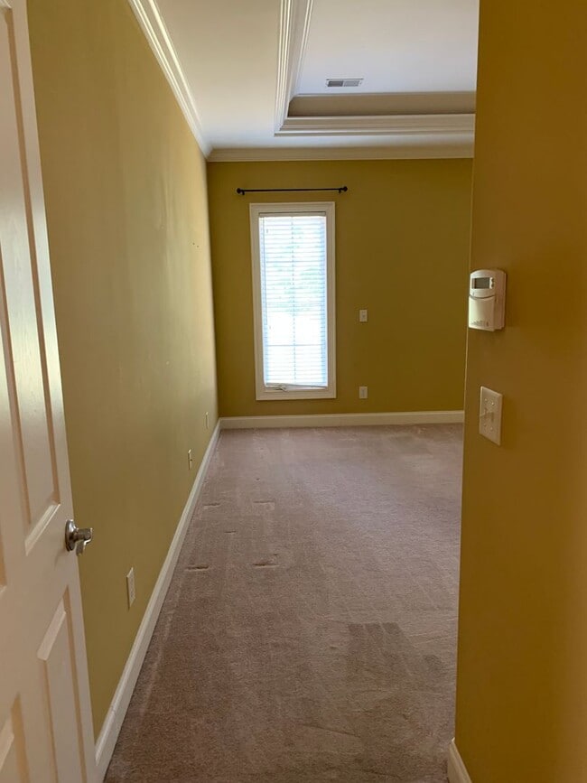 Building Photo - 136 Nickolas Cir