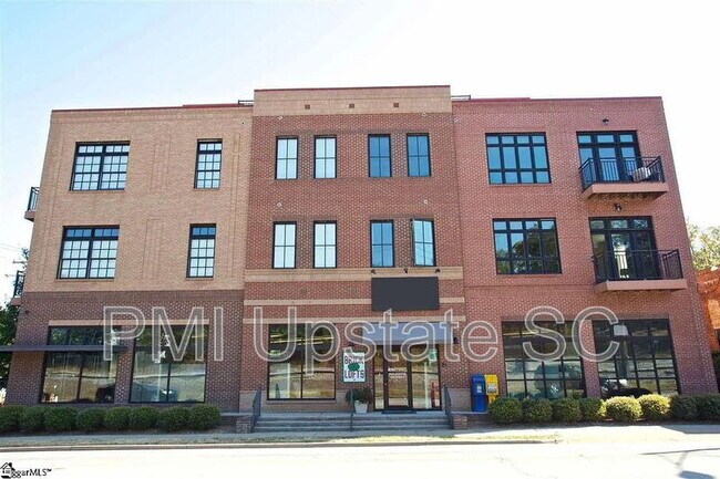 Primary Photo - 301 Augusta St