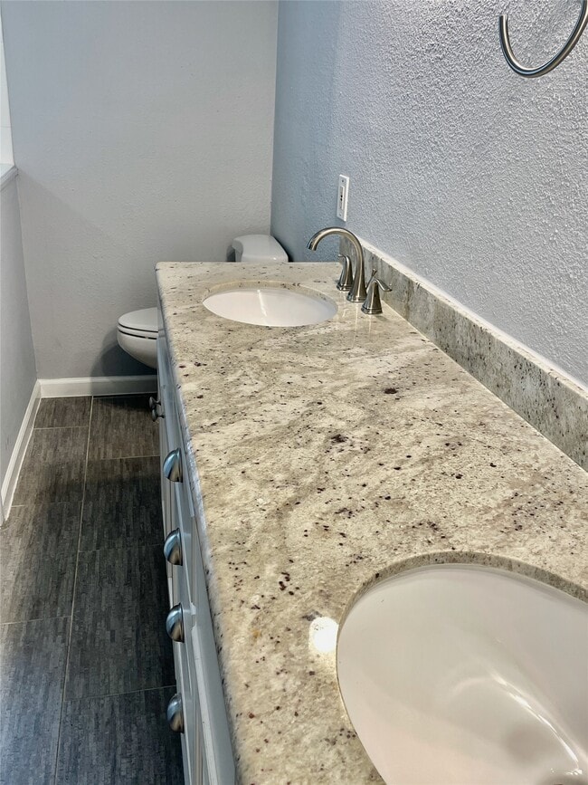 Building Photo - 6674 Sylvan Rd