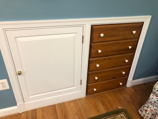 Building Photo - 5804 Searl Ter