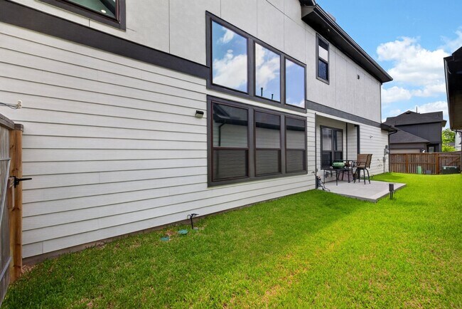Building Photo - 1514 Park Path Dr