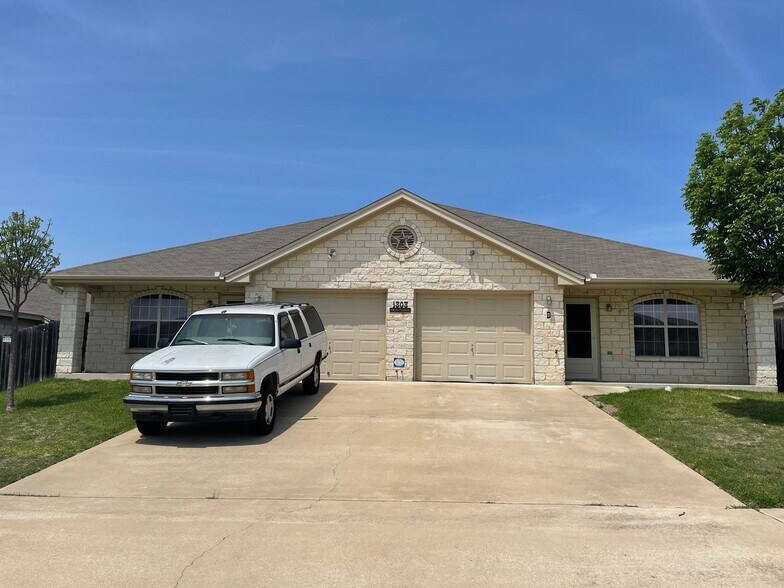 Primary Photo - 1303 Powder River Dr