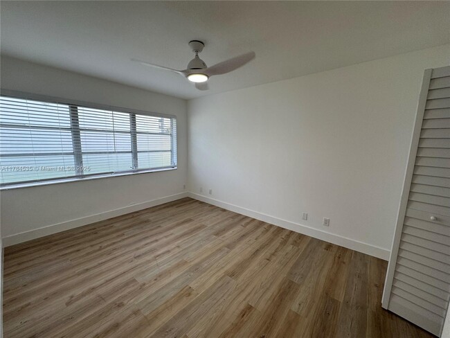 Primary Photo - 401 SE 10th St