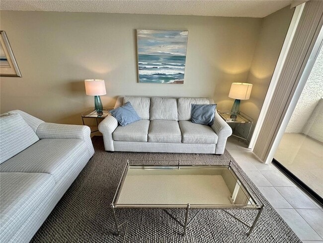 Building Photo - 6035 Sea Ranch Dr