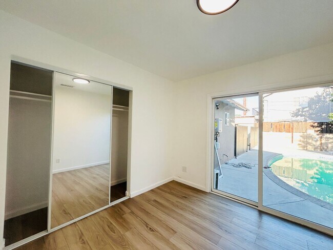 Building Photo - 7358 Balcom Ave