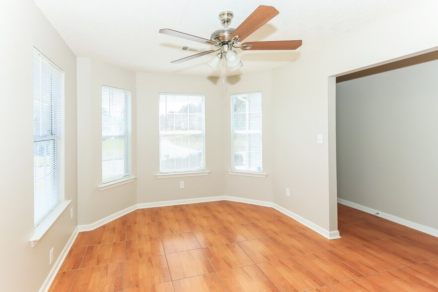 Building Photo - 833 Rock Shoal Ct