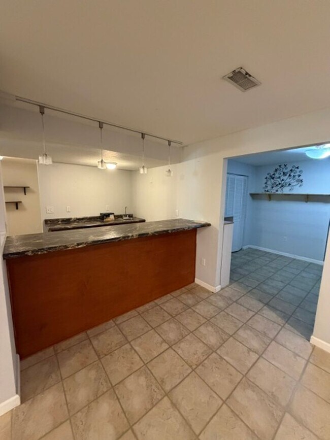 Building Photo - 10925 Upland Terrace