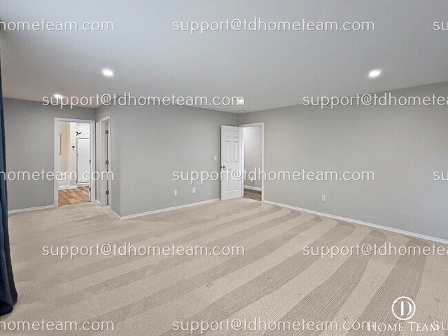 Building Photo - "Spacious 3-Bed Oasis in Kent with Elegant...