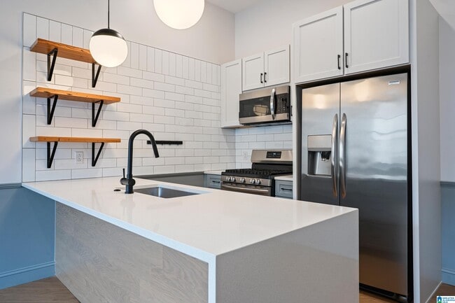 Building Photo - 2212 Morris Ave