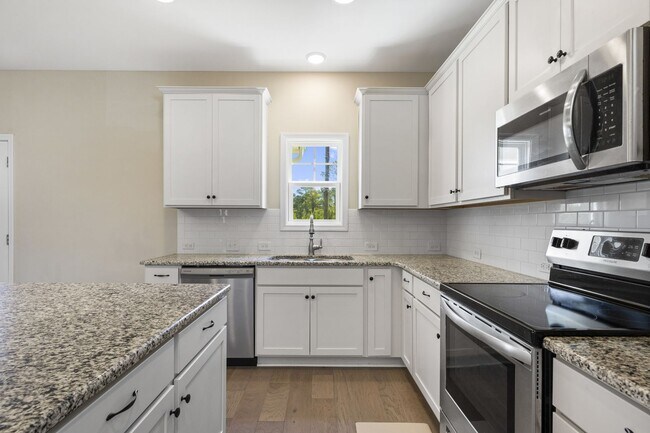 Building Photo - Elegant Home in Oyster Landing