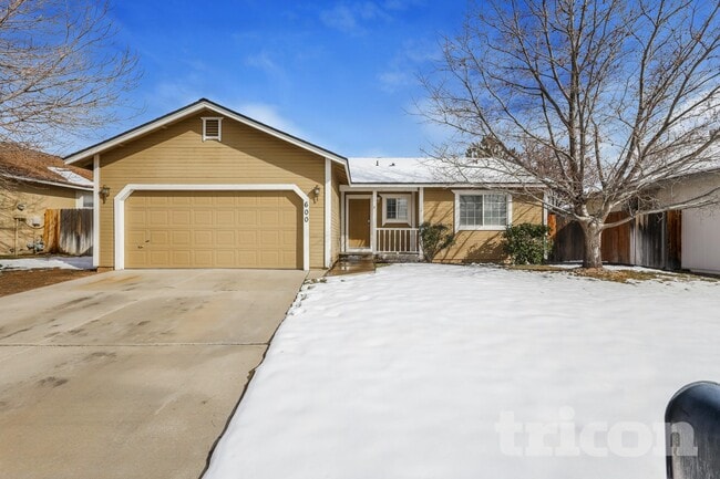 Building Photo - 600 Blue Skies Dr