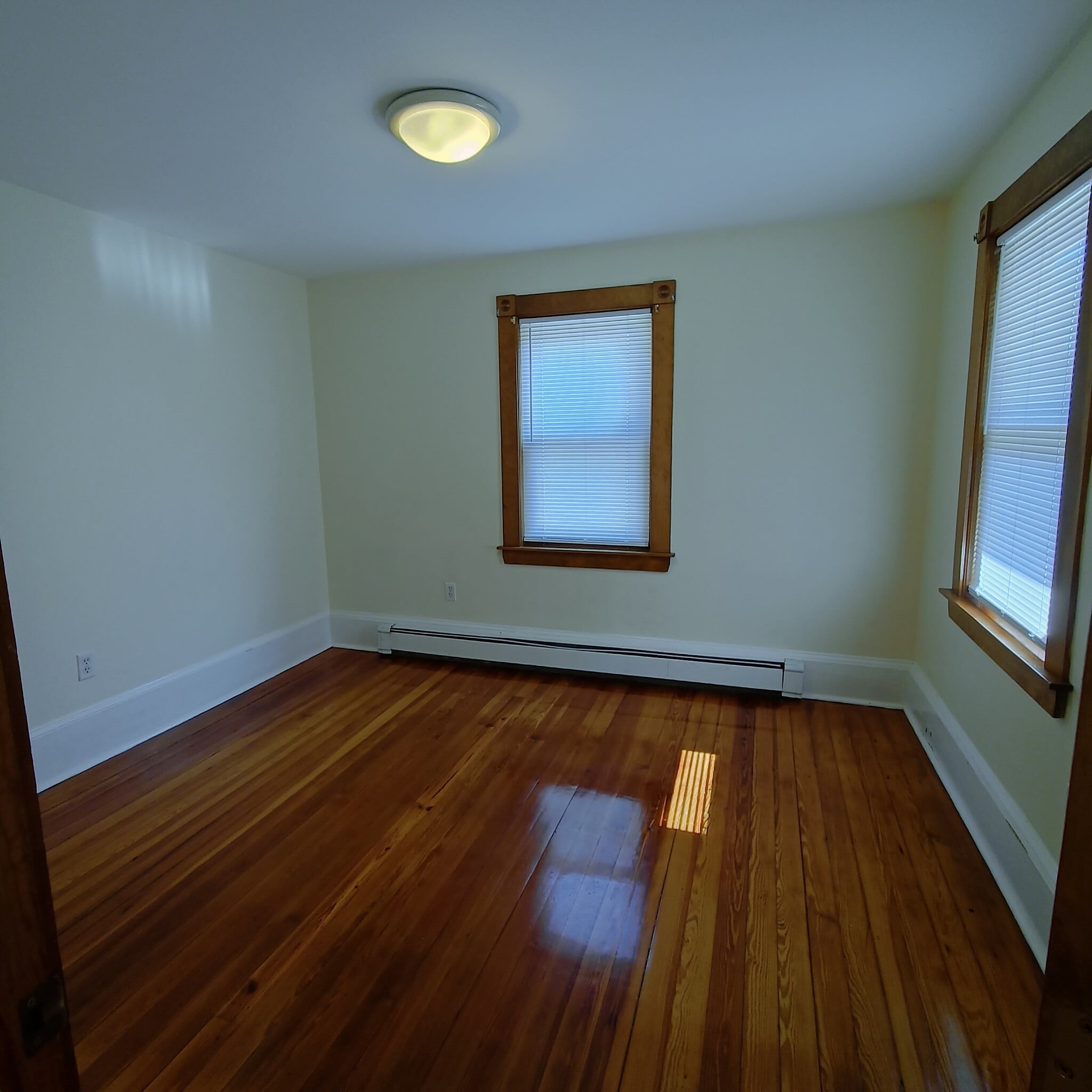 Building Photo - 376 Grove St