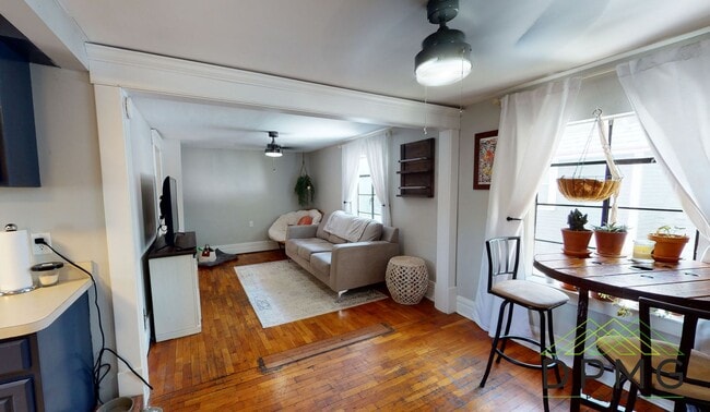 Building Photo - 132 S Clemens Ave