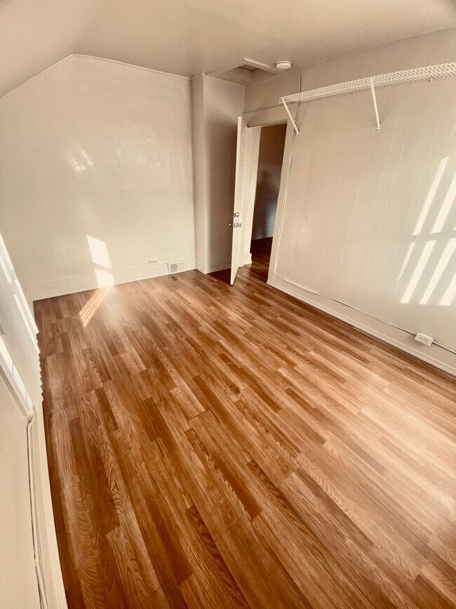 Building Photo - 2029 House