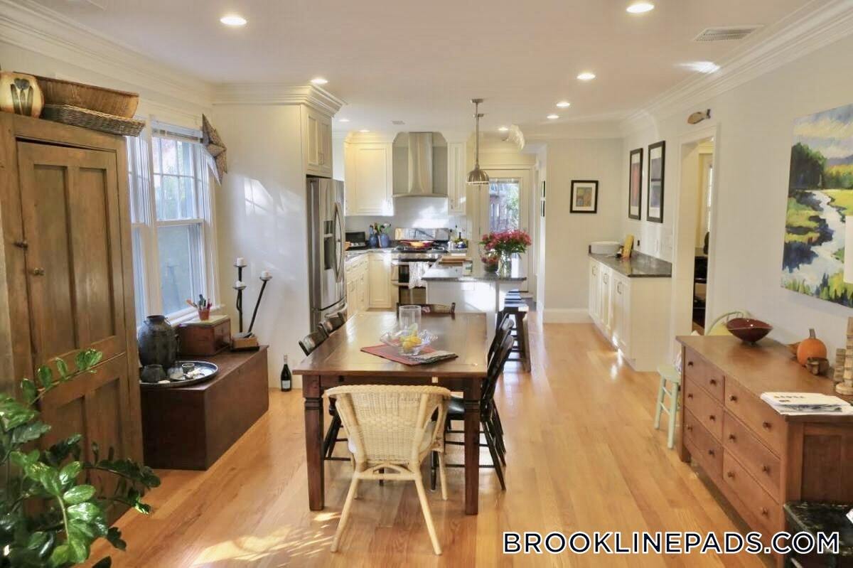 Building Photo - 281 Walnut St