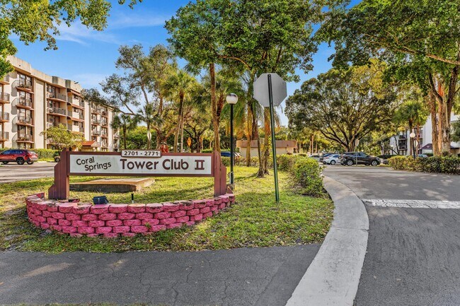 Building Photo - 2701 Riverside Dr