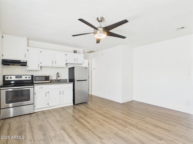 Building Photo - 3016 N 37th St