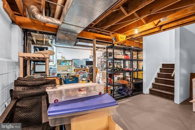 Building Photo - 2 Leicester Ln