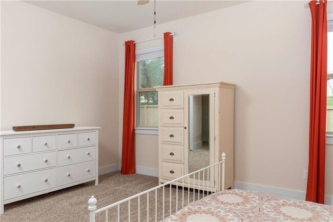 Building Photo - Pristine gated community single story home...