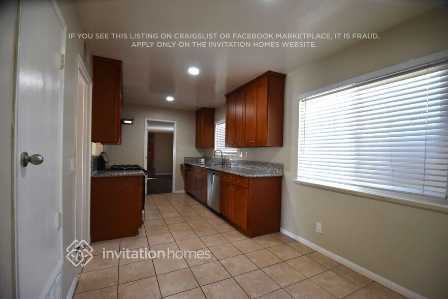 Building Photo - 16308 Bermuda St