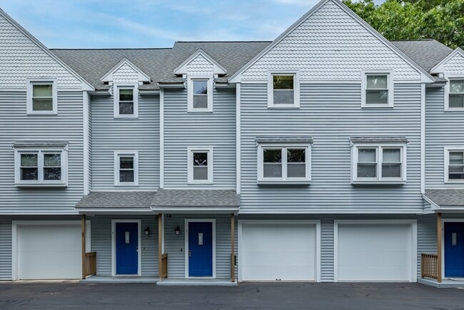 Primary Photo - 116 Turnpike Rd