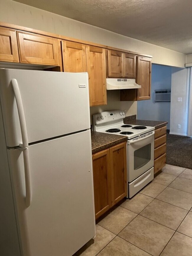 Building Photo - 4642 S 1900 W