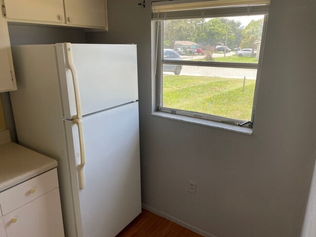 Building Photo - 2/1 in New Port Richey
