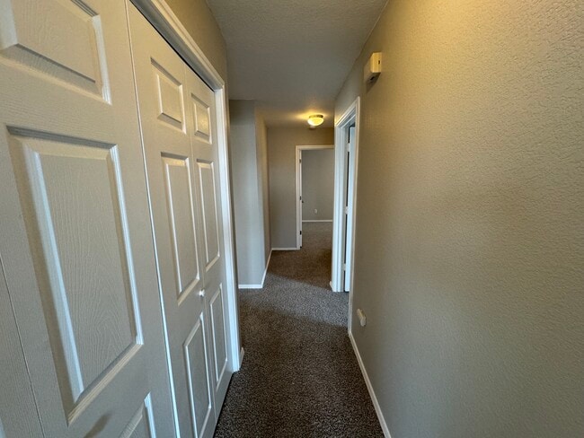 Building Photo - 6733 Plains Crest Dr