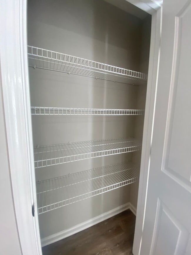 Building Photo - Charming, Renovated Open Floor Plan Home | 3 BR, 2 BA, 1 Car Garage