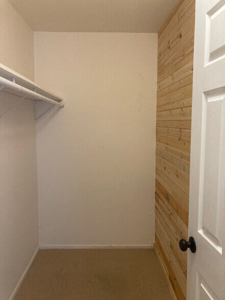 Building Photo - 550 Orange Ave