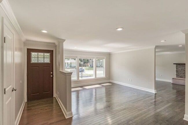 Building Photo - 4402 Cotuit Cir