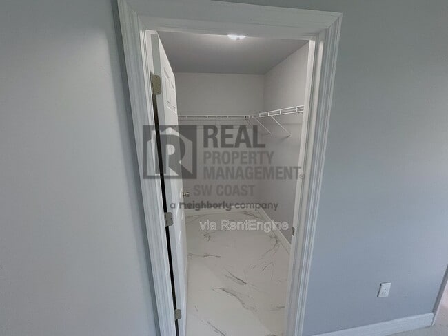 Building Photo - 5349 29th St SW