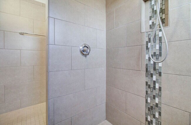 Building Photo - 4617 E Walter Way