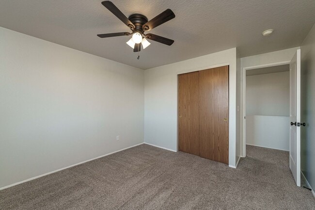 Building Photo - 4 Bedroom 2.5 Bathroom With Large Fenced B...