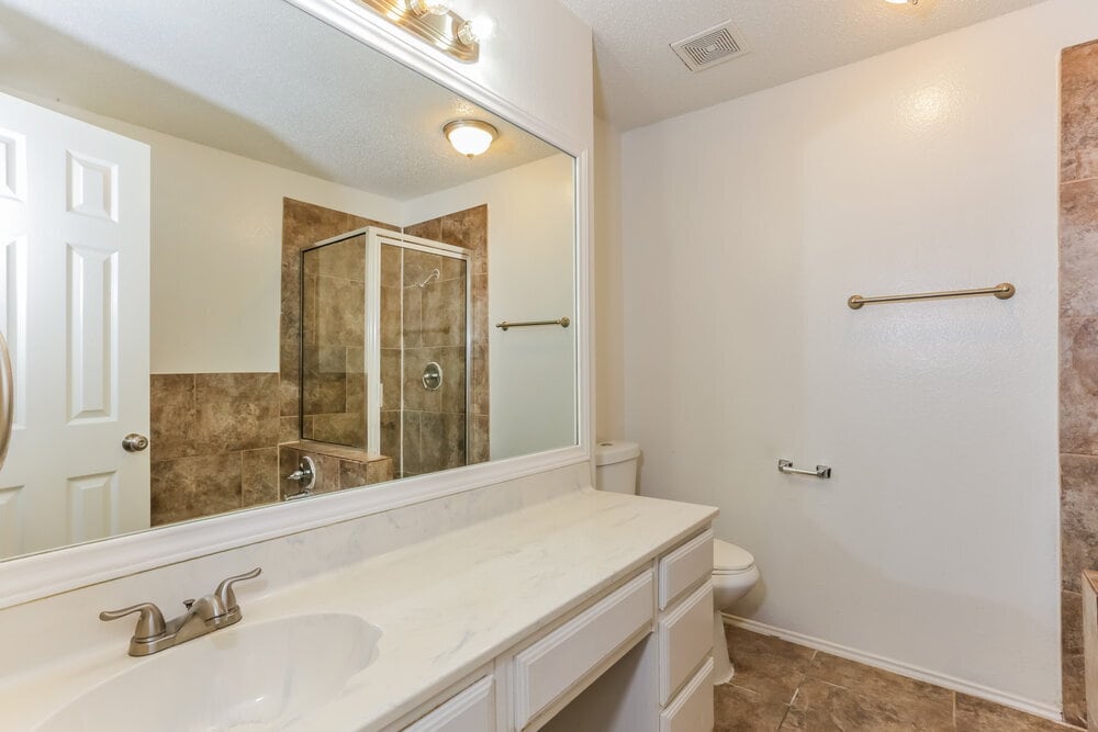 Building Photo - 5532 Four Winds Dr