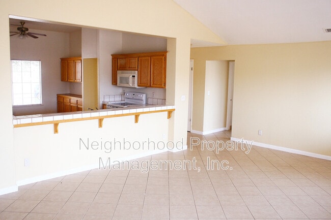 Building Photo - 3574 N State Ave