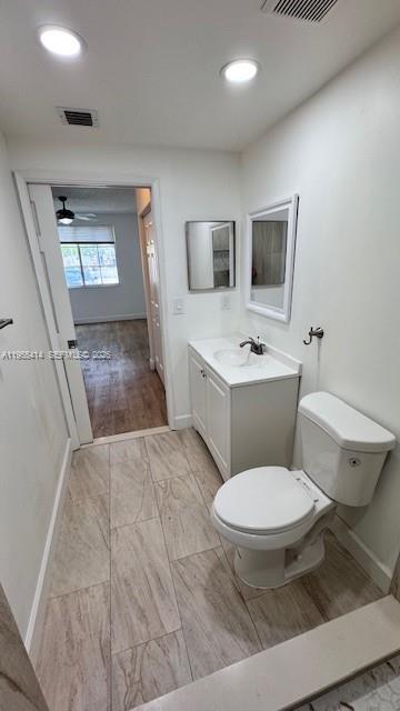 Building Photo - 7930 N Nob Hill Rd