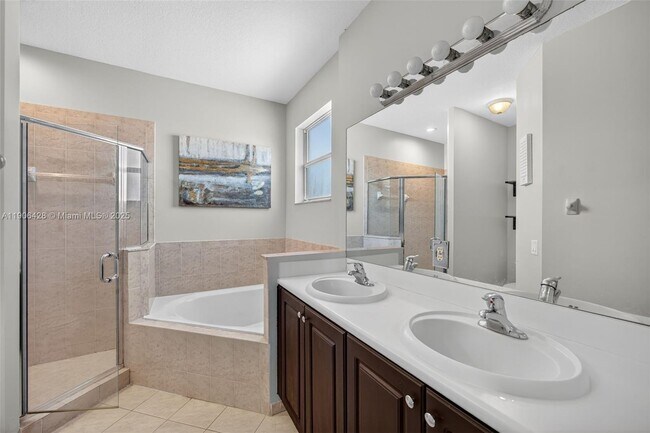 Building Photo - 379 NE 25th Terrace