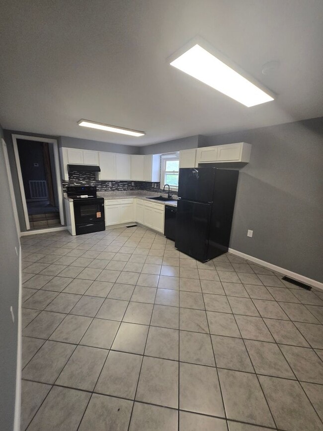 Building Photo - Newly Remodeled 3 Bedroom Home in Mosheim, TN – Move-In Ready!