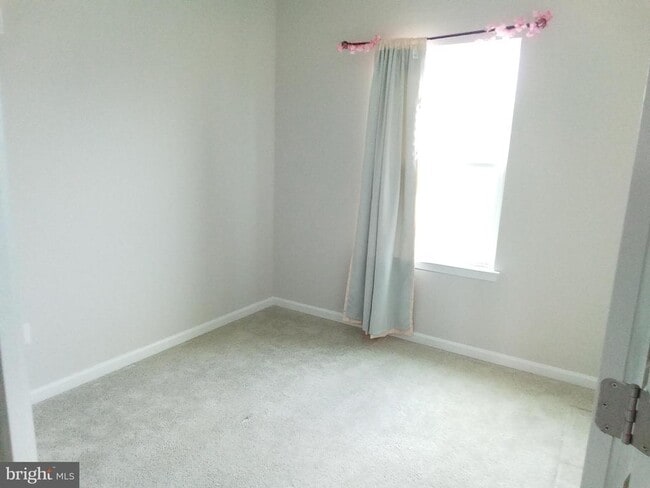 Building Photo - 31 Roundstone Run