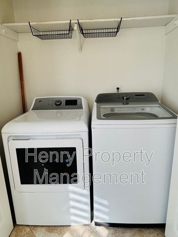 Building Photo - 8929 New Windsor Pl